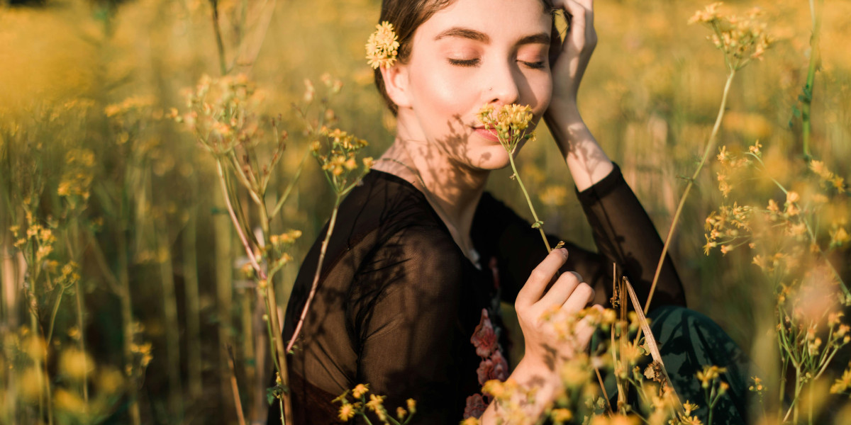 Jak voní jaro? 4 parfémové novinky, které si nesmíte nechat ujít